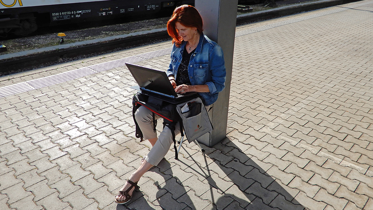 Carosmart ist ein Laptop Rucksack und ein mobiler Arbeitsplatz